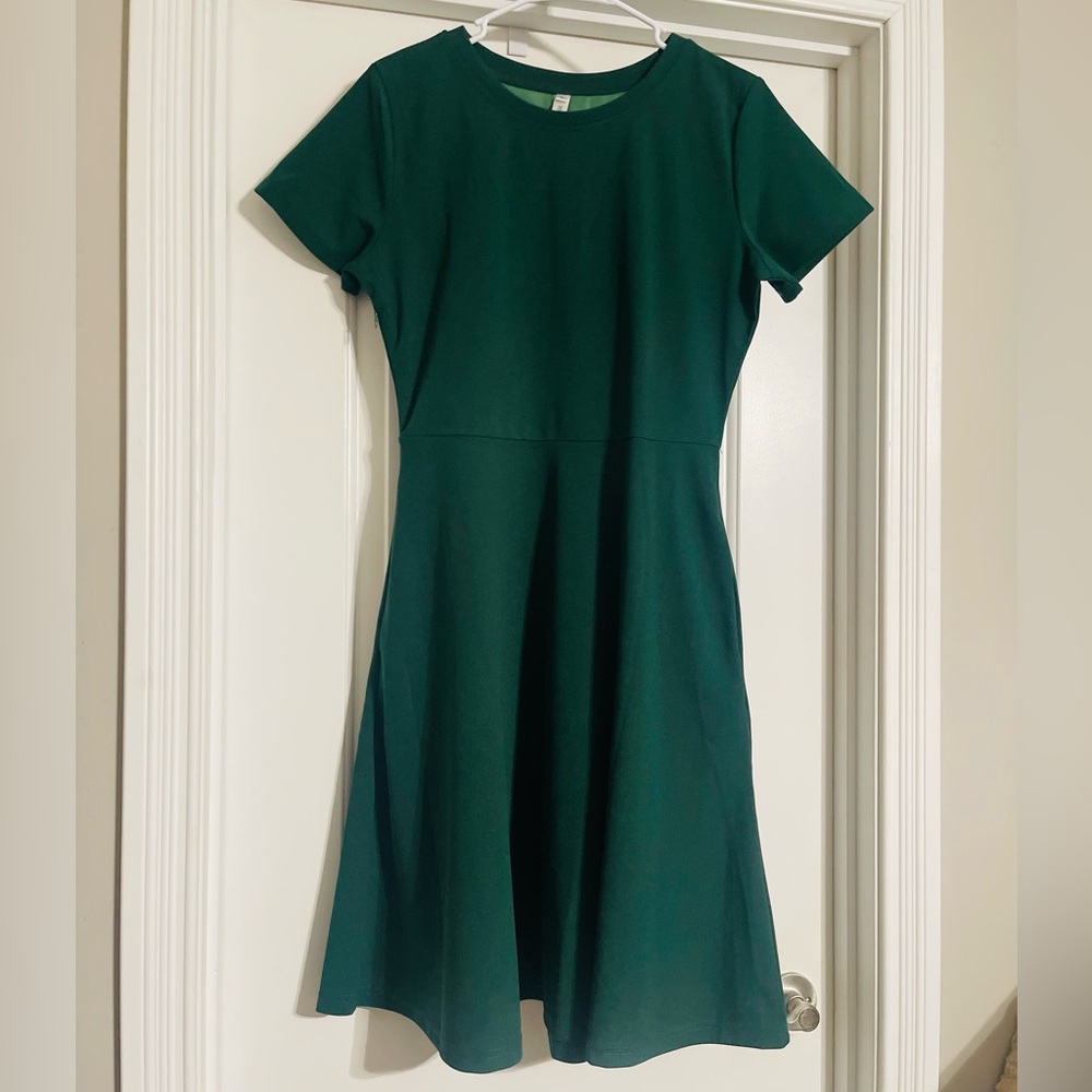 Classic Beautiful & Simplistic Green Dress 👗